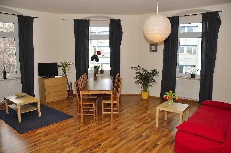 Apartment Grosse-Fewo-Dresden-Neustadt-Zentrum-L9
